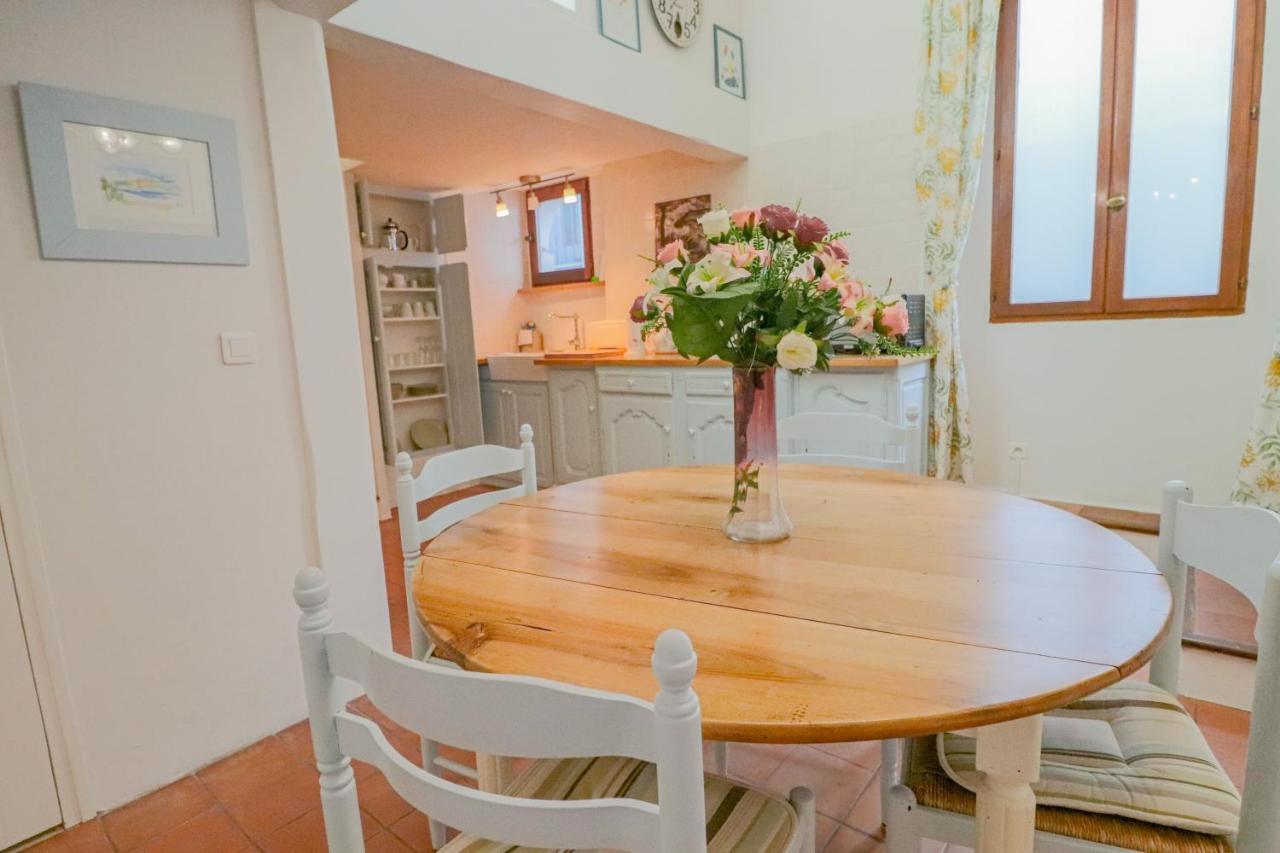 Apartmán Duplex Au Coeur Du Vieil Antibes Exteriér fotografie